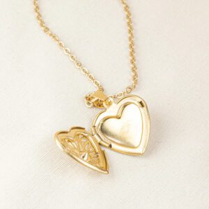 Collar Relicario Corazón